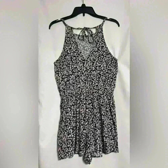Floral Print Romper, Brand Unknown, Bought at Kohls, Womens Size Medium A0054 - Picture 4 of 9